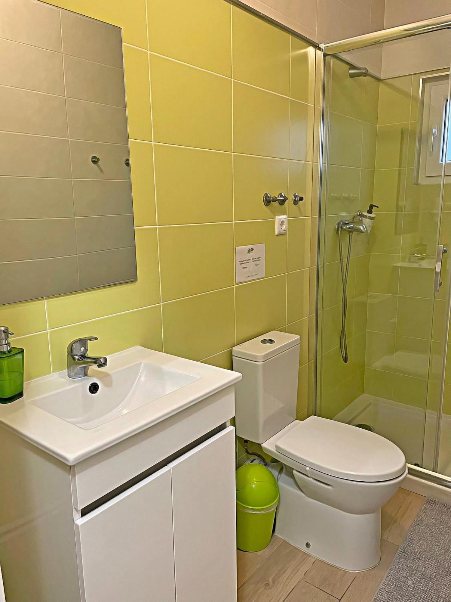 Granny'S Guesthouse ปรายา เด มิรา ภายนอก รูปภาพ